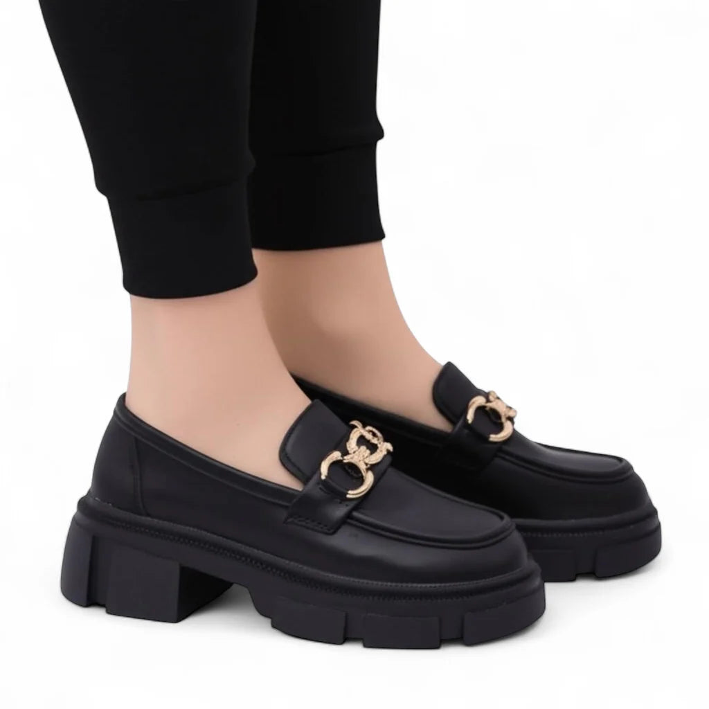 New loafer shoes have been designed for boys and women  which is very soft and strong and also a completely new design.