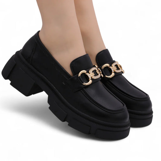 New loafer shoes have been designed for boys and women  which is very soft and strong and also a completely new design.